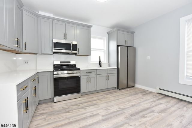 301 Burhans Ave, Haledon Boro, NJ 07508