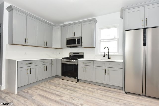 301 Burhans Ave, Haledon Boro, NJ 07508