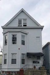 301 Burhans Ave, Haledon Boro, NJ 07508