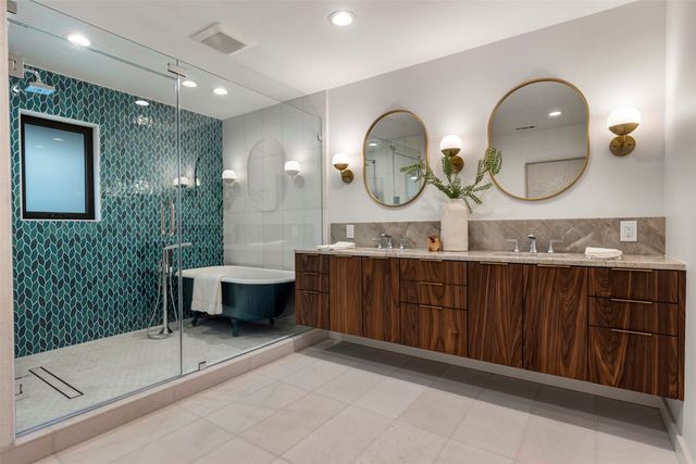 8825 Vista Oaks Circle, Dallas, TX 75243