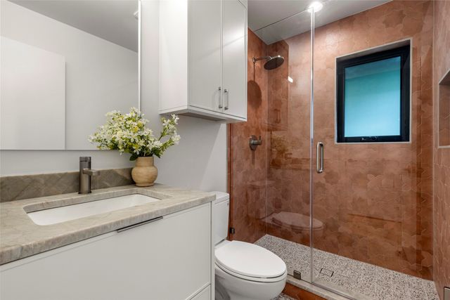 8825 Vista Oaks Circle, Dallas, TX 75243