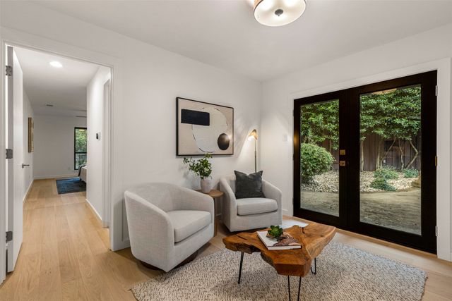 8825 Vista Oaks Circle, Dallas, TX 75243