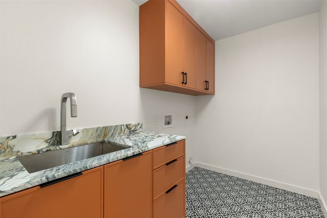 8825 Vista Oaks Circle, Dallas, TX 75243