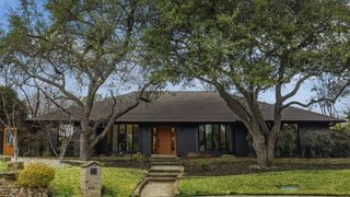 8825 Vista Oaks Circle, Dallas, TX 75243