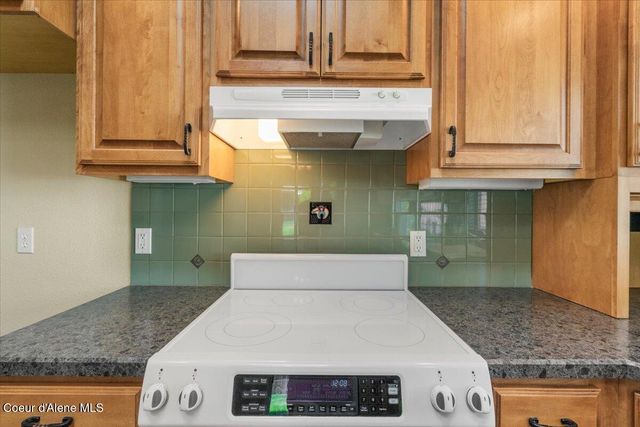 224 W FRONTIER TRL, Post Falls, ID 83854