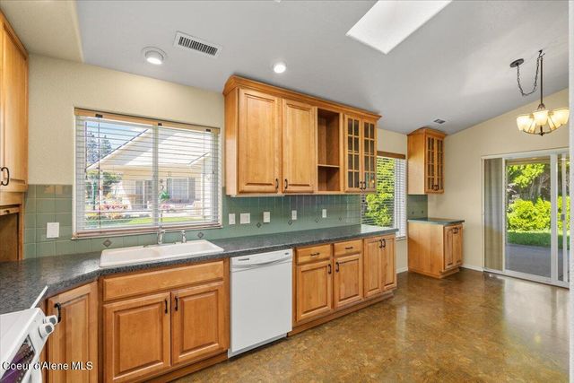 224 W FRONTIER TRL, Post Falls, ID 83854