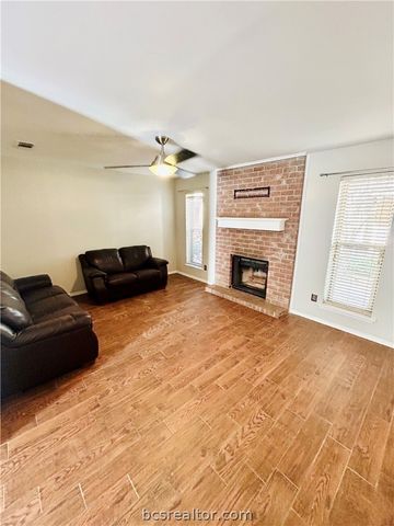 1904 Dartmouth Street N2, College Station, TX 77840