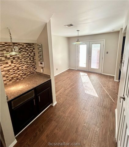 1904 Dartmouth Street N2, College Station, TX 77840