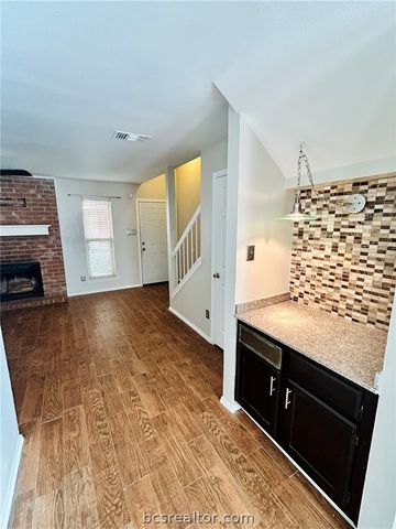 1904 Dartmouth Street N2, College Station, TX 77840