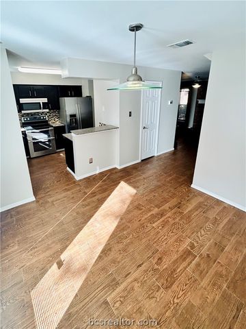 1904 Dartmouth Street N2, College Station, TX 77840