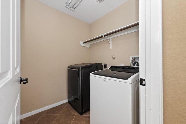 1512 Nacogdoches Valley Drive, League City, TX 77573