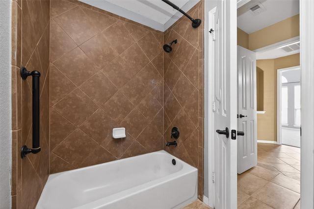 1512 Nacogdoches Valley Drive, League City, TX 77573