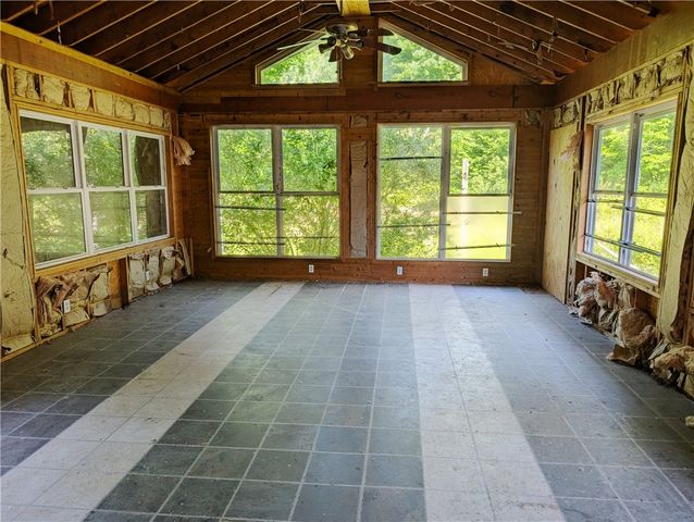 127 Clearview Dr, South Huntingdon, PA 15679