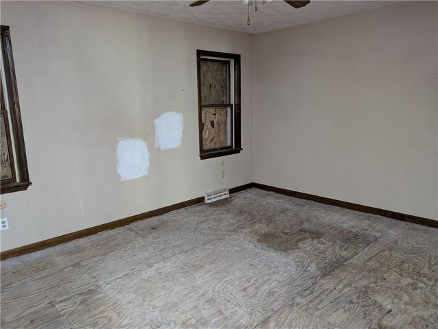 127 Clearview Dr, South Huntingdon, PA 15679
