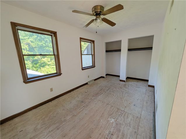 127 Clearview Dr, South Huntingdon, PA 15679