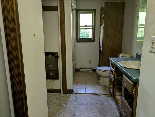 127 Clearview Dr, South Huntingdon, PA 15679