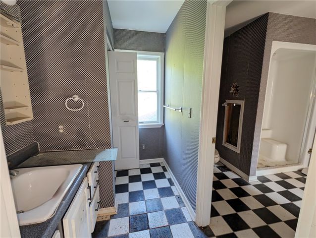 127 Clearview Dr, South Huntingdon, PA 15679