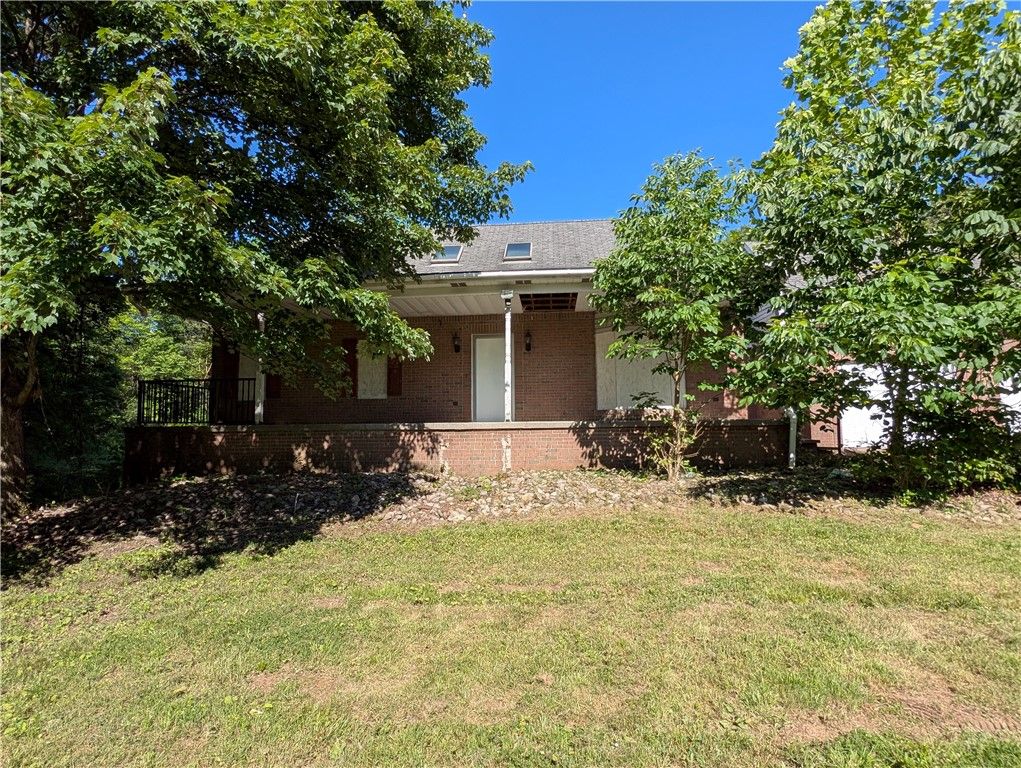 127 Clearview Dr, South Huntingdon, PA 15679