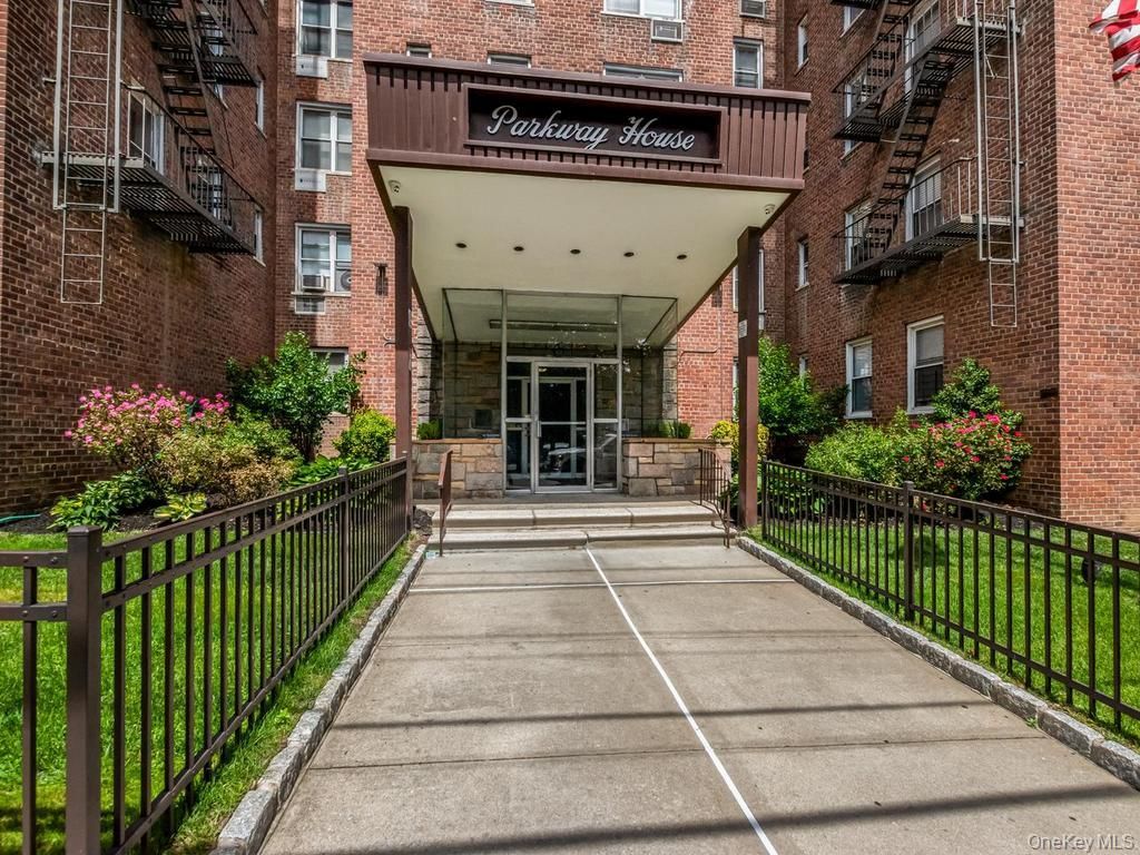 61 Bronx River Road 3B, Yonkers, NY 10704