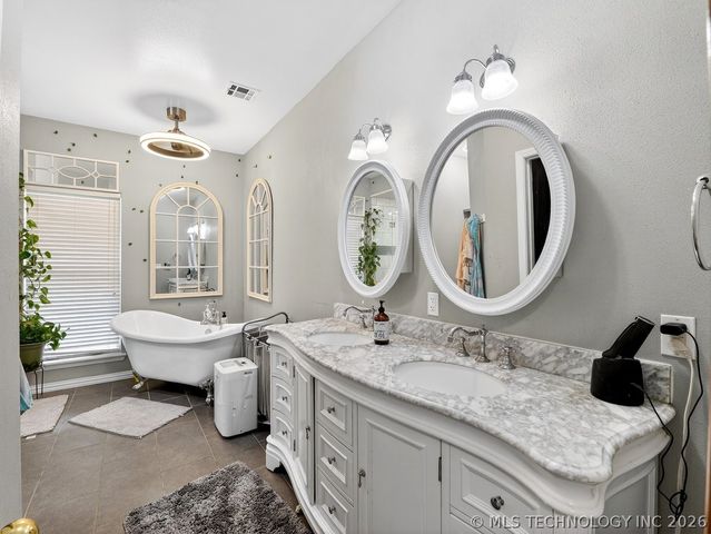 6261 S 444, Locust Grove, OK 74352