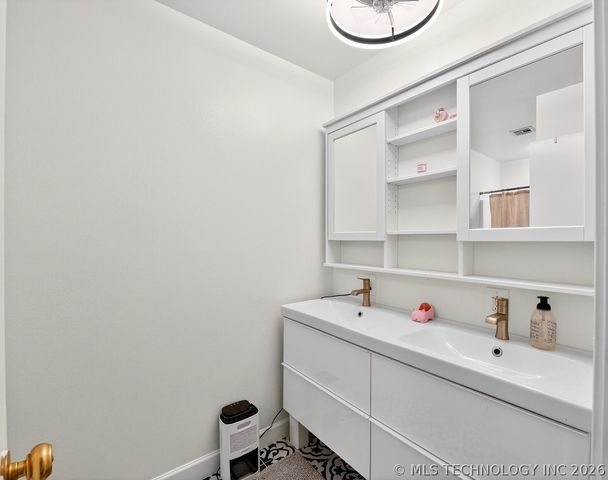 6261 S 444, Locust Grove, OK 74352