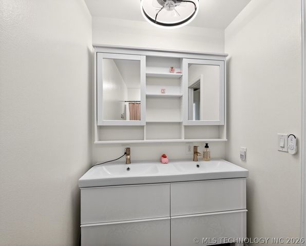 6261 S 444, Locust Grove, OK 74352