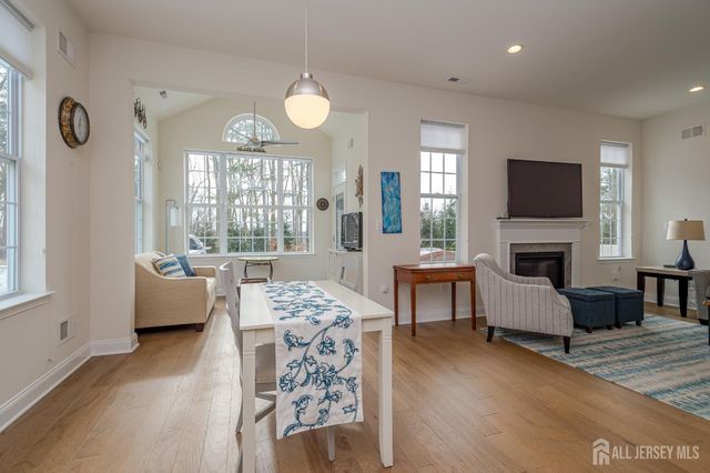 3 Inter Lachen Court, Monroe, NJ 08831