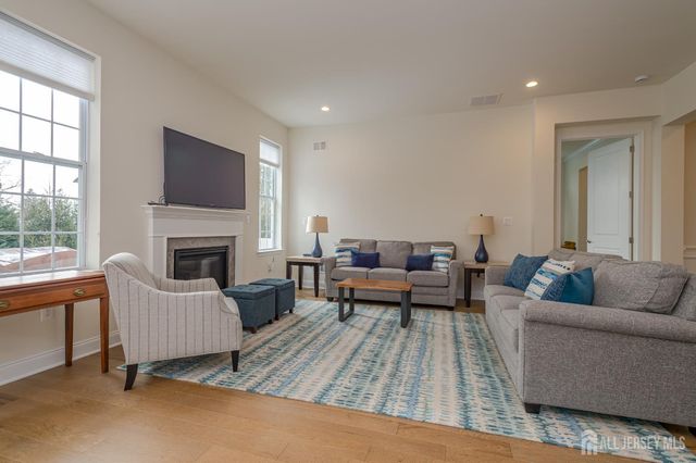 3 Inter Lachen Court, Monroe, NJ 08831