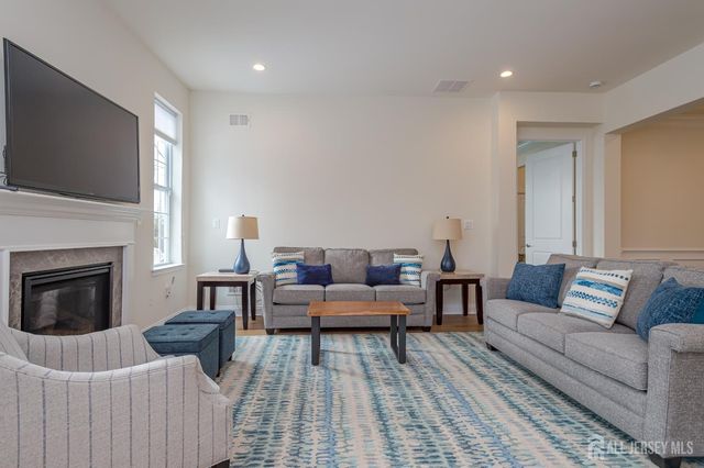 3 Inter Lachen Court, Monroe, NJ 08831