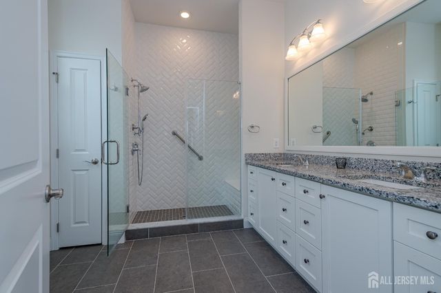 3 Inter Lachen Court, Monroe, NJ 08831