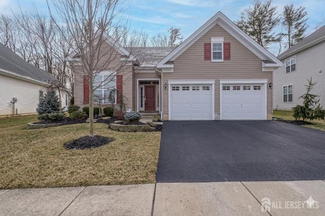 3 Inter Lachen Court, Monroe, NJ 08831