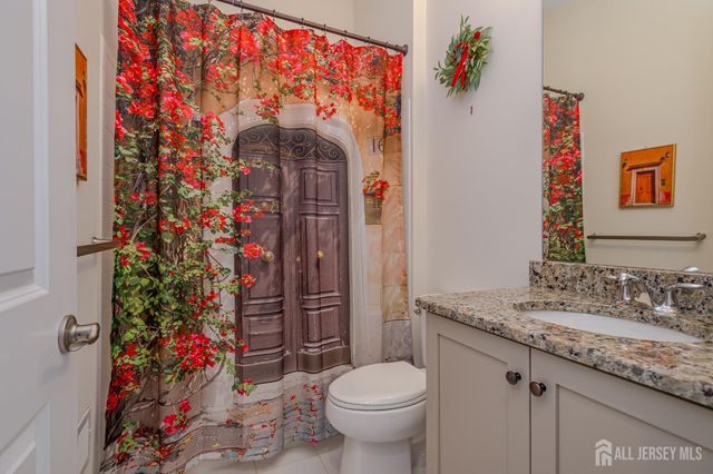 3 Inter Lachen Court, Monroe, NJ 08831