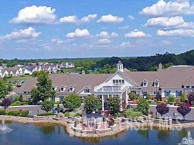 3 Inter Lachen Court, Monroe, NJ 08831