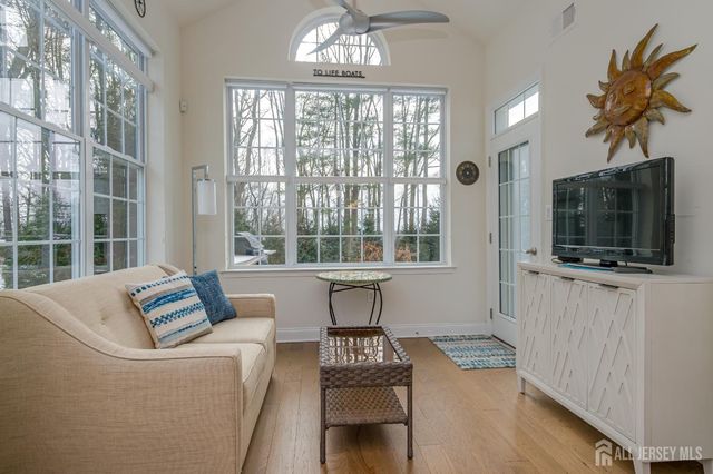 3 Inter Lachen Court, Monroe, NJ 08831