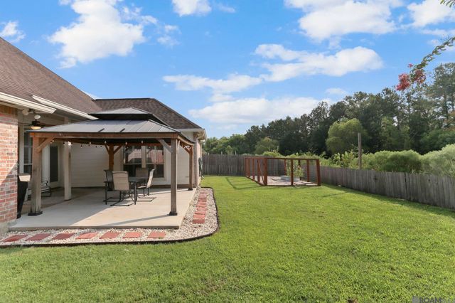 8135 Lavender Dr, Baton Rouge, LA 70818