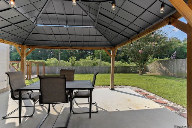 8135 Lavender Dr, Baton Rouge, LA 70818