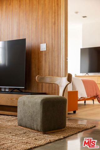 547 N Sweetzer Avenue 202, West Hollywood, CA 90048