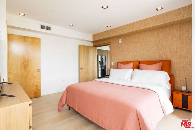 547 N Sweetzer Avenue 202, West Hollywood, CA 90048