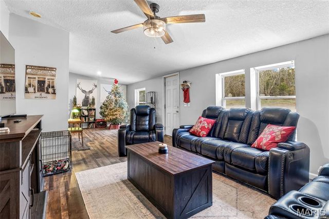 7924 W Forest Hills Drive, Dittmer, MO 63023