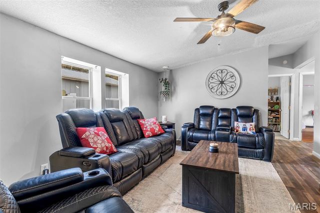 7924 W Forest Hills Drive, Dittmer, MO 63023