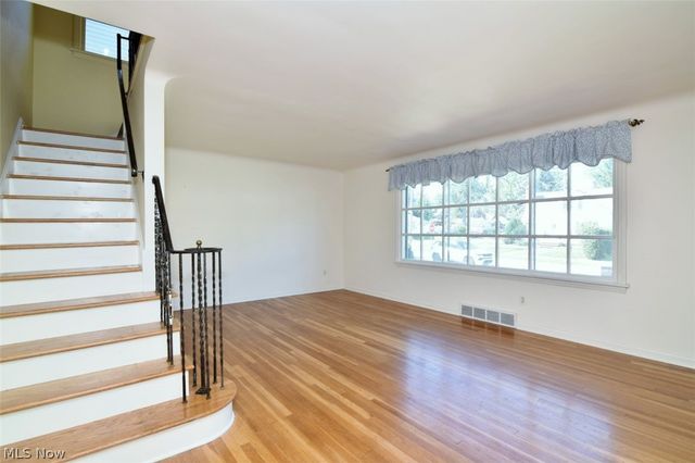1663 Oakmount Road, South Euclid, OH 44121