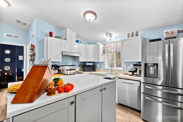 288 S Valley Road, Naselle, WA 98638