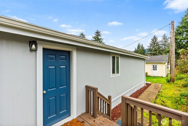 288 S Valley Road, Naselle, WA 98638