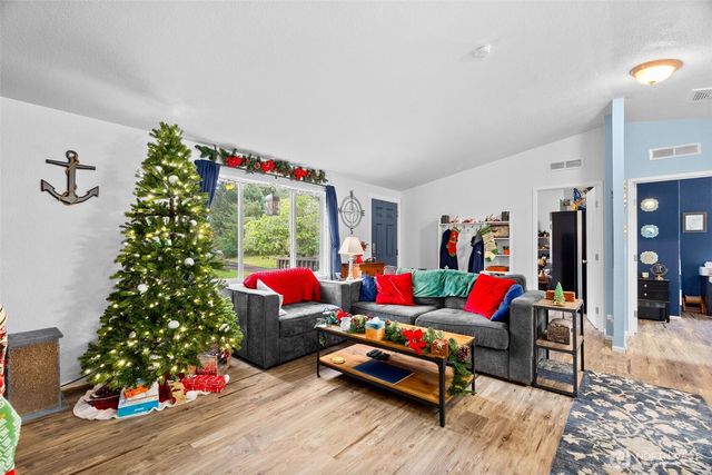 288 S Valley Road, Naselle, WA 98638