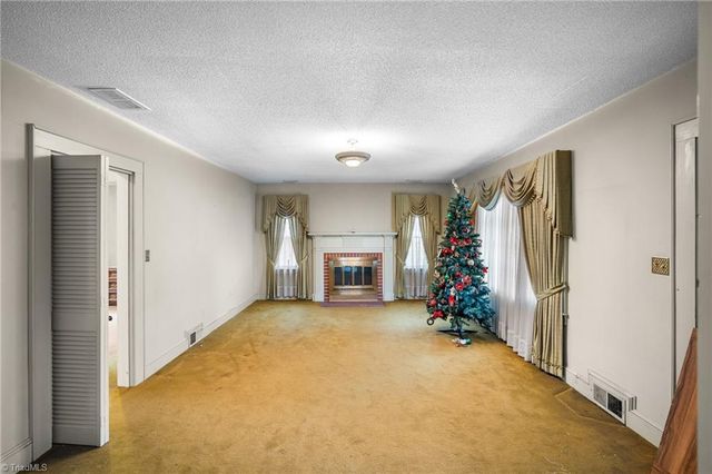 2730 Hickory Tree Road, Winston-salem, NC 27127