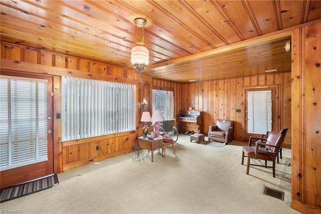 2730 Hickory Tree Road, Winston-salem, NC 27127