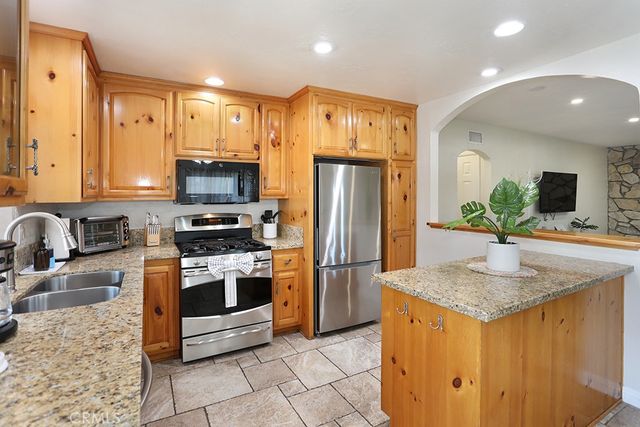 8841 Jarrett, Huntington Beach, CA 92647