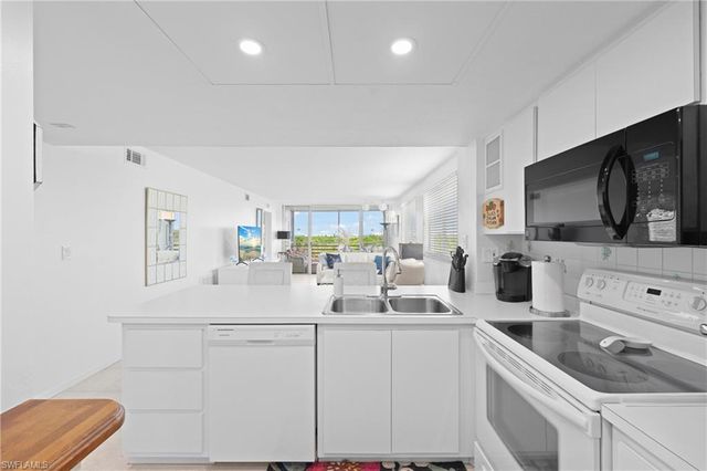 15171 Cedarwood LN 3606, Naples, FL 34110