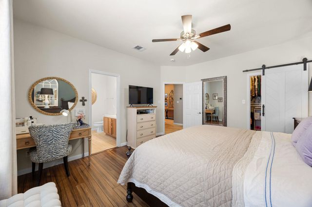 901 Mahomet DR, Pflugerville, TX 78660