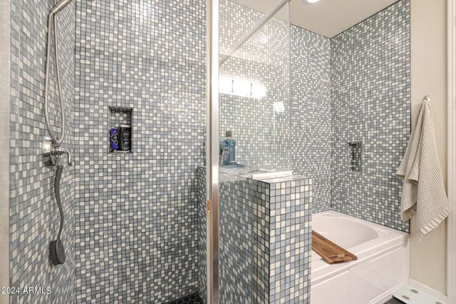 1 E LEXINGTON Avenue 304, Phoenix, AZ 85012